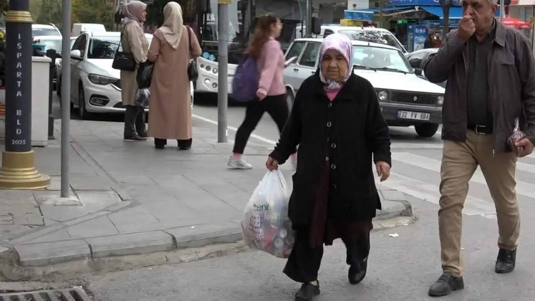 Isparta’da Yaşlı Kadına Çarpıp Kaçan Sürücü Serbest Bırakıldı! 2